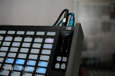 New! Native Instruments Maschine Mk3 / Maschine Jam Rack Wood