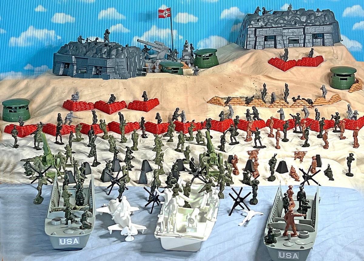 WWII D-Day Playset - 54mm Plastic Toy Soldiers - 278 pieces! | eBay
