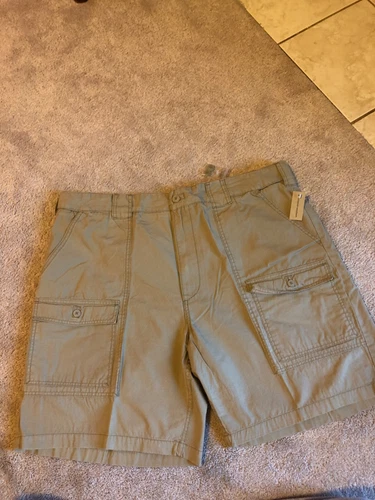 THE FOUNDRY SUPPLY MEN’S KHAKI SHORTS SIZE 46 New As Pictured