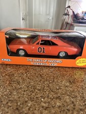Vintage Dukes of Hazard Metal Car General Lee In Box General Lee
