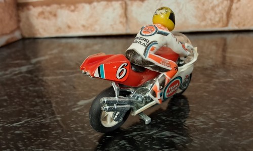 Guisval Motorbikes GP 500cc. Special Collection Suzuki RGV 500 Alexandre Barros - Picture 8 of 10