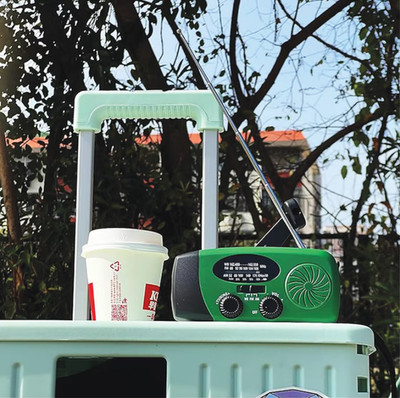 Multifunction Solar Hand Crank Radio Emergency Radio Green - FREE SHIPPING