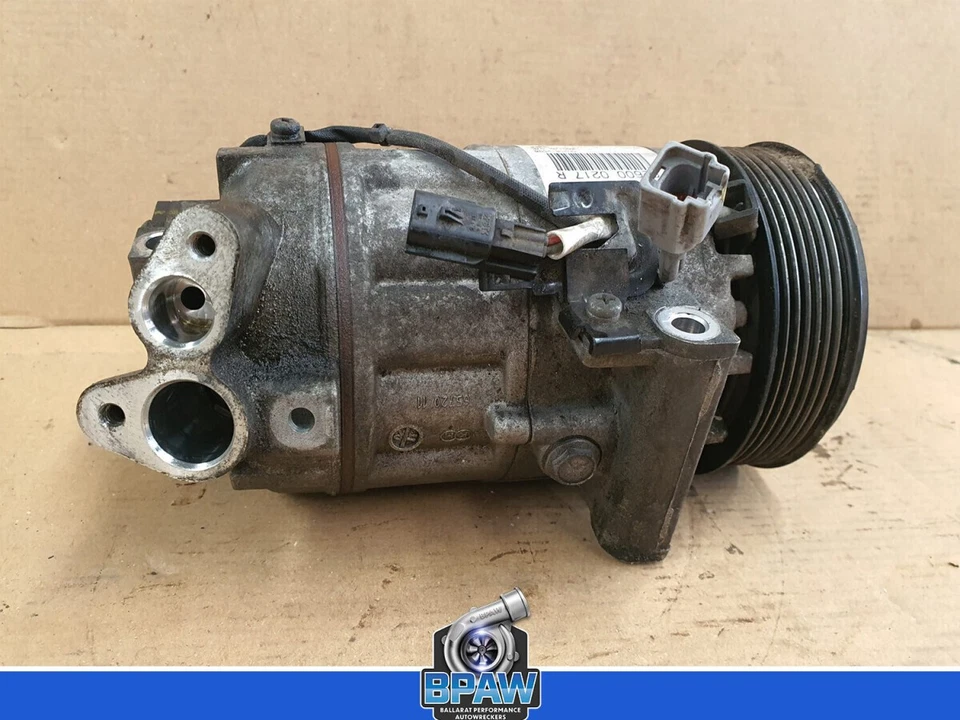 Renault 2015 Captur 1.2 petrol A/C pump - image 2 of 4