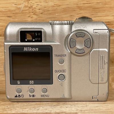 Nikon Coolpix 775 Digital Camera 2.1MP 1.7
