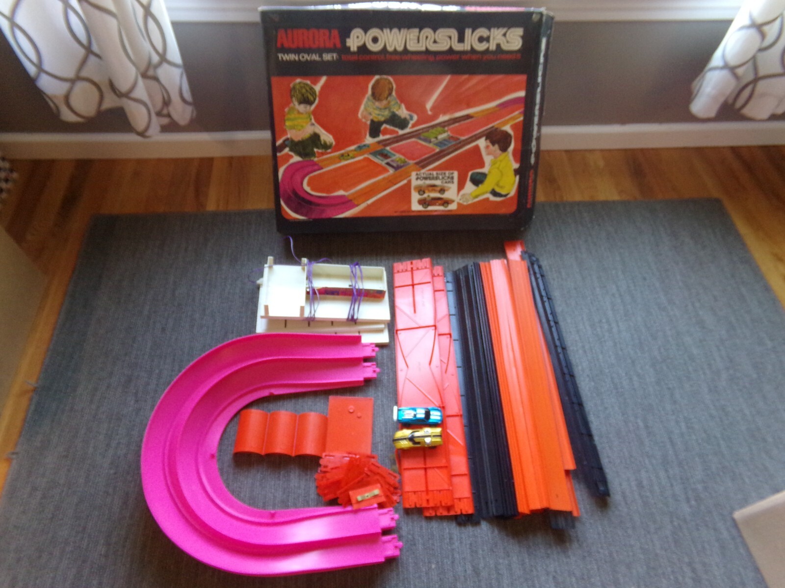 AURORA POWERSLICKS TWIN OVAL RACE SET WITH CARS IN ORIGINAL BOX eBay