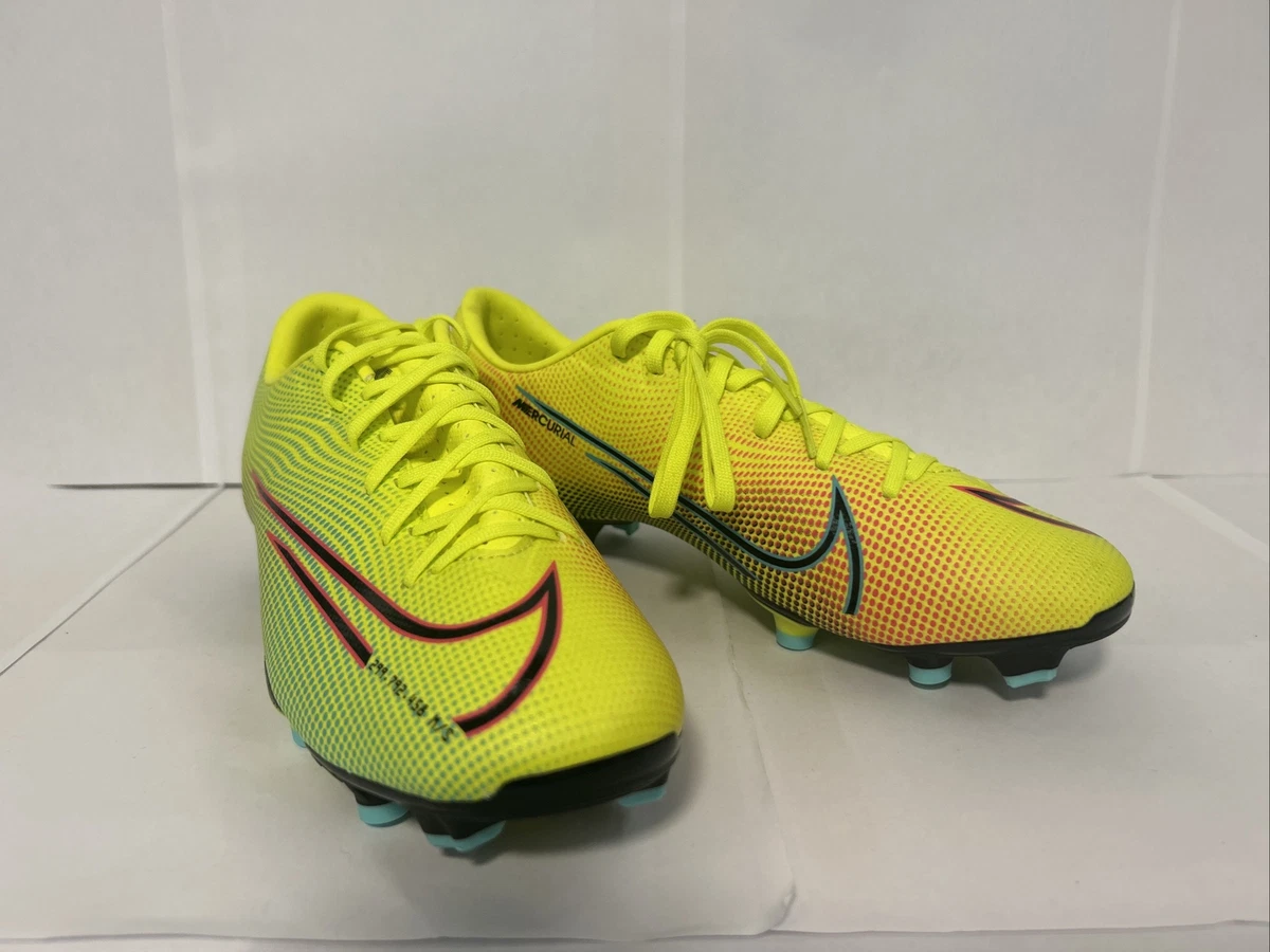 Boys nike soccer deals cleats
