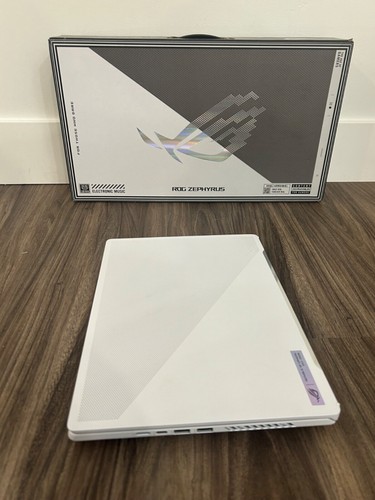 ASUS ROG Zephyrus 14" (512GB SSD, AMD Ryzen 9 7000 Series, 5.20 GHz, 16GB)... - Picture 4 of 5