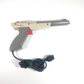 Nintendo NES Console Bundle 2 Controllers Zapper Mario Duck Hunt Cleaned