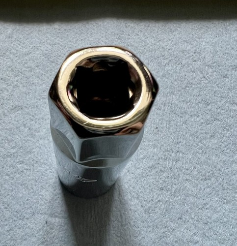 Husky Tools 5/8” 3/8”dr. 6pt. 2.5”Long Spark Plug Socket Chrome New - Picture 2 of 3