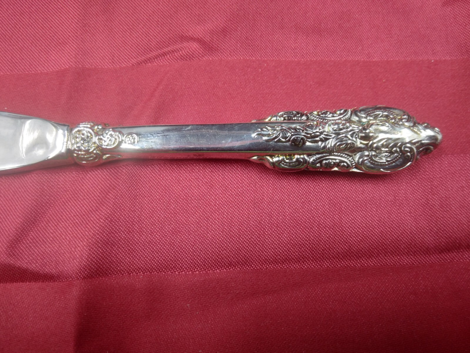 Set Of 4 Silver Treasures by Godinger CheeseButter Knives Red Velvet