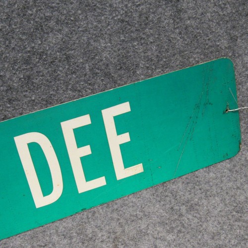 Vintage DEE - DEE Green & White Aluminum Reflective Road Sign 30" X 6" - Picture 3 of 7