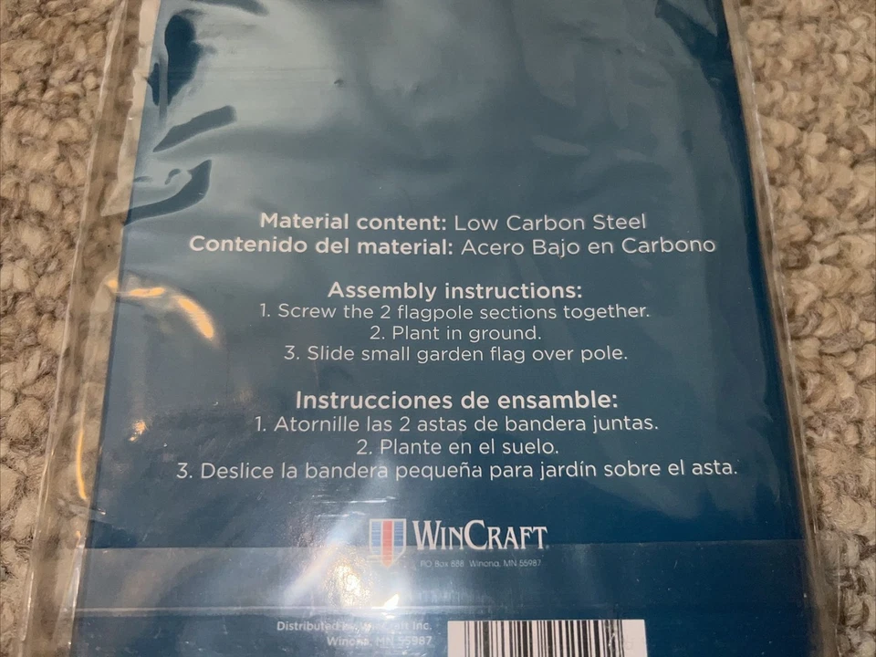 Lote de 2 postes de bandera de jardín de metal de Wincraft | 18"x 38” | Fácil montaje sin herramientas Foto 4 de 4