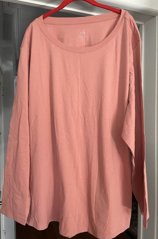 Zuda Pullover Curved Hem Top In Rose Size 4X