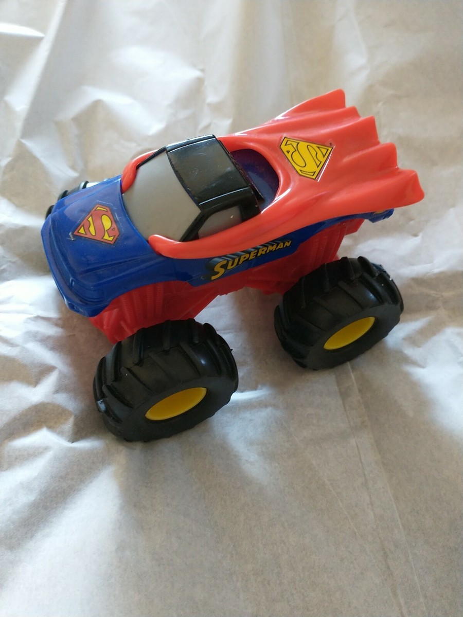 Hot Wheels Monster Jam Superman Monster Truck 1:64 SCALE w