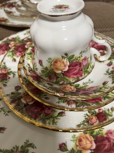 Royal Albert Old Country Roses 5 Piece Setting Set Of 4 - Picture 13 of 14
