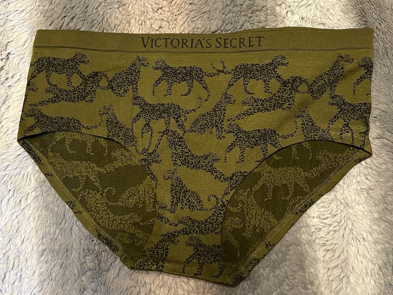 Victoria's Secret Body By Victoria Animal Design Panty L  Seamless Hiphugger NWT
