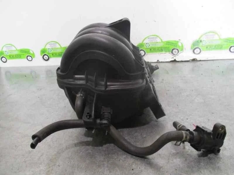 colector admisión PEUGEOT 107 1.0 CAT 384F 2005 1198345 - Imagen 2 de 4