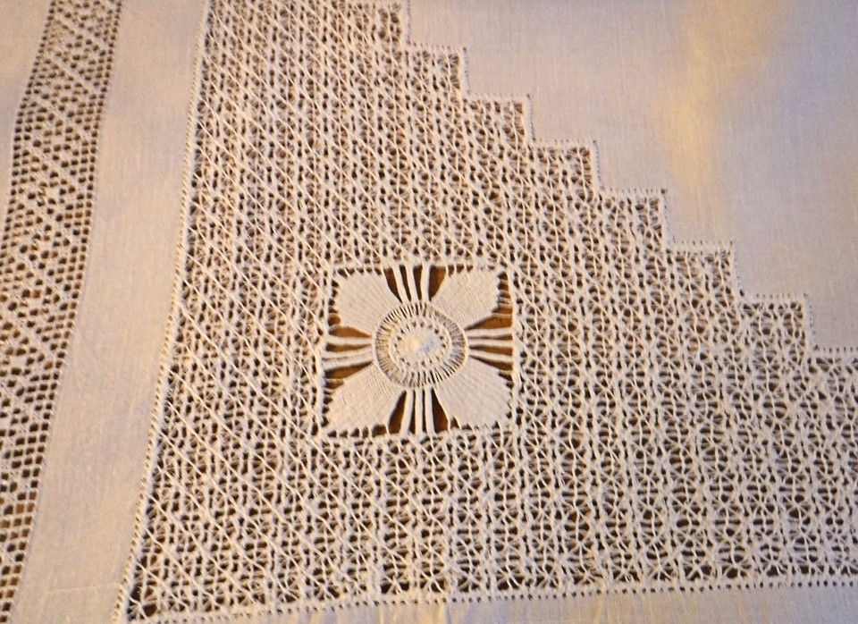 VINTAGE LINEN DRAWN THREAD SQUARE TABLECLOTH 102 sq cm | eBay UK