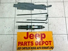 2007 - 2018 JEEP WRANGLER JK JKU JACK AND TOOLS SET COMPLETE OEM 