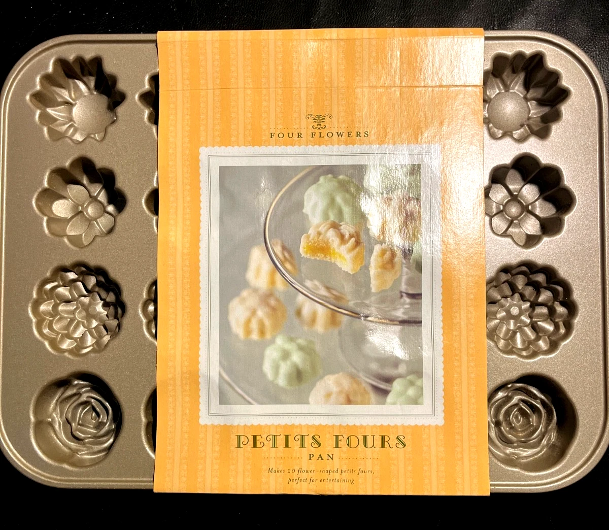 Williams Sonoma Nordic Ware FOUR FLOWERS 2005 PETITS FOURS Cake PAN NEW