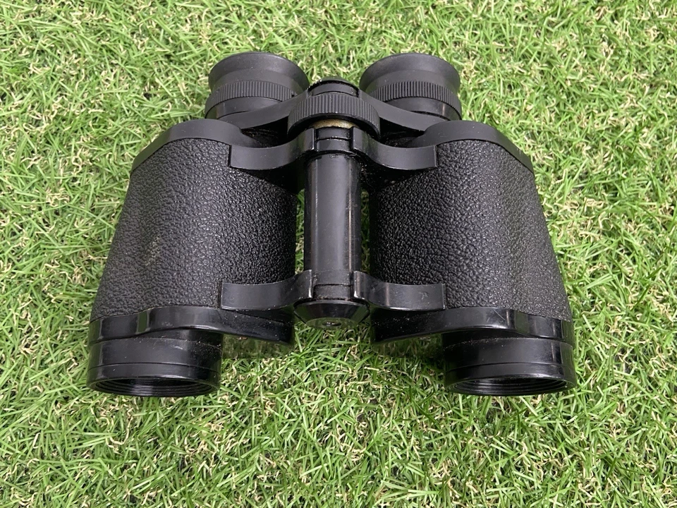 TASCO 8X 30 BINOCULARS MODEL 15 FIELD 393ft@ 1000yds (C23) - Image 2 of 4