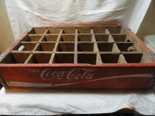 VINTAGE COCA COLA WOODEN BOTTLE CRATE CARRIER WITH DIVIDERS HOLDS 24 BOTTLES