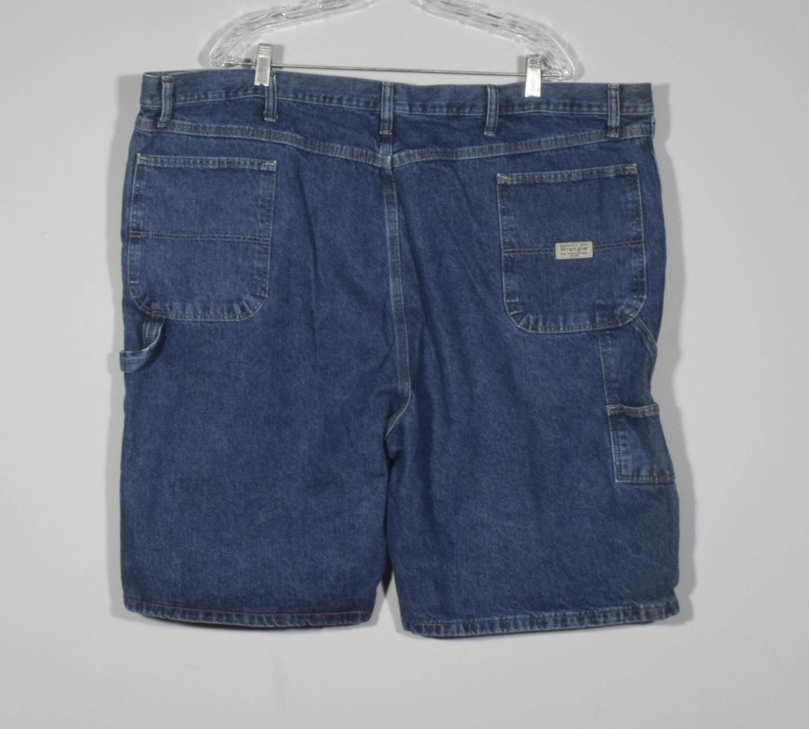 Men's Wrangler Authentic Issue Real Comfort Jeans Cargo Shorts Size 48 image 2