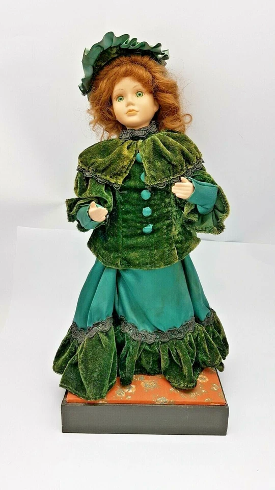 ANCIENNE POUPEE AUTOMATE MUSICALE - - Photo 2/4