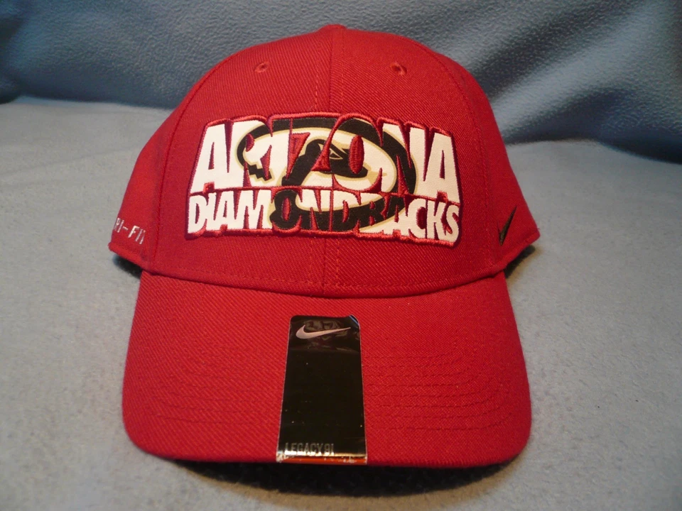 Nike Arizona Diamondbacks L-XL NUEVO Curvo Bill Sombrero Gorra D-Backs Béisbol Foto 2 de 4