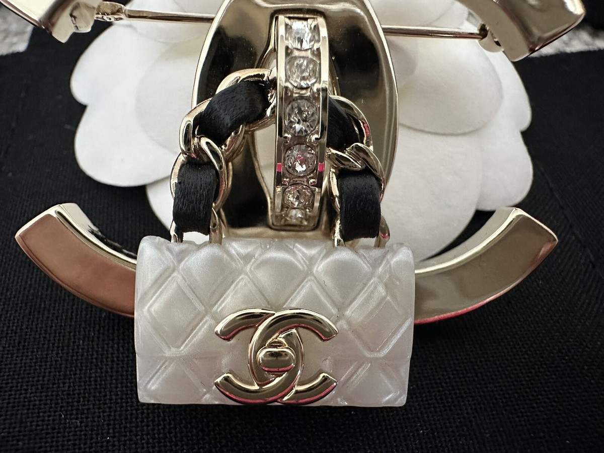 NIB 100%AUTHENTIC Chanel 23C CC Logo Brooch White Resin Bag NIB 100%AUTHENTIC Chanel 23C CC Logo Brooch White Resin Bag