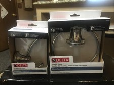 NEW-Delta Silverton Towel Ring NChrome 132889, Double Robe Hook NChrome 132890
