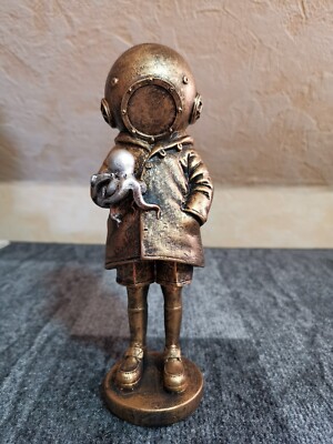 Banksy Figur ''Deep Sea Diver'' in der Farbe Bronze ca. 21,5cm groß