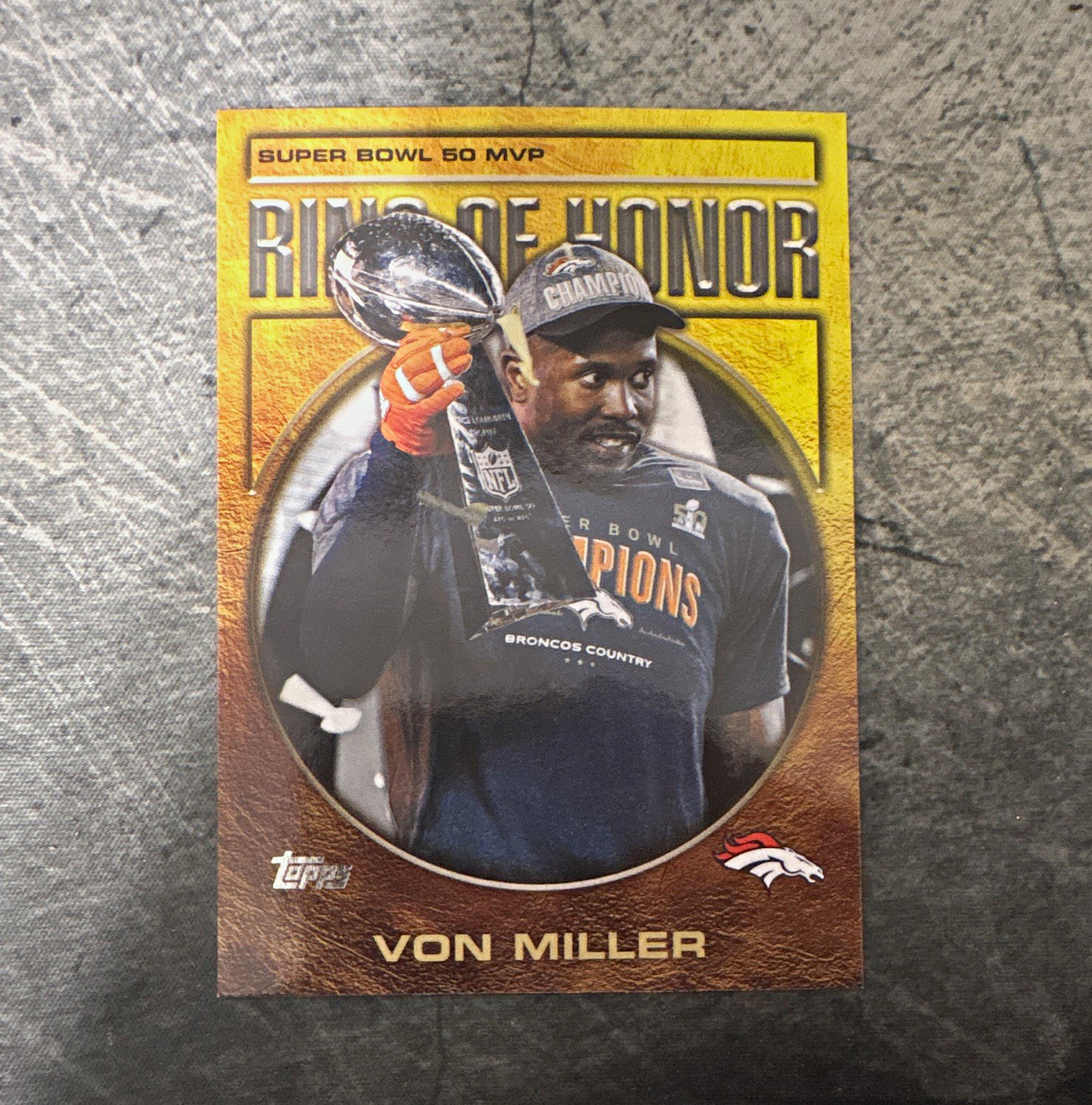 Topps 2015 Topps Von Miller #79 Denver Broncos Gold /2015 Serial Numbered