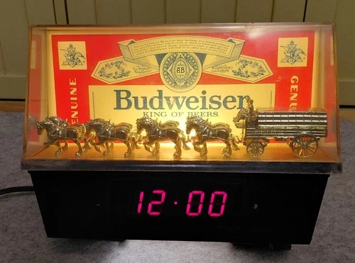 Vintage BUDWEISER King of Beers CLYDESDALE Illuminated Bar Sign / Digital Clock