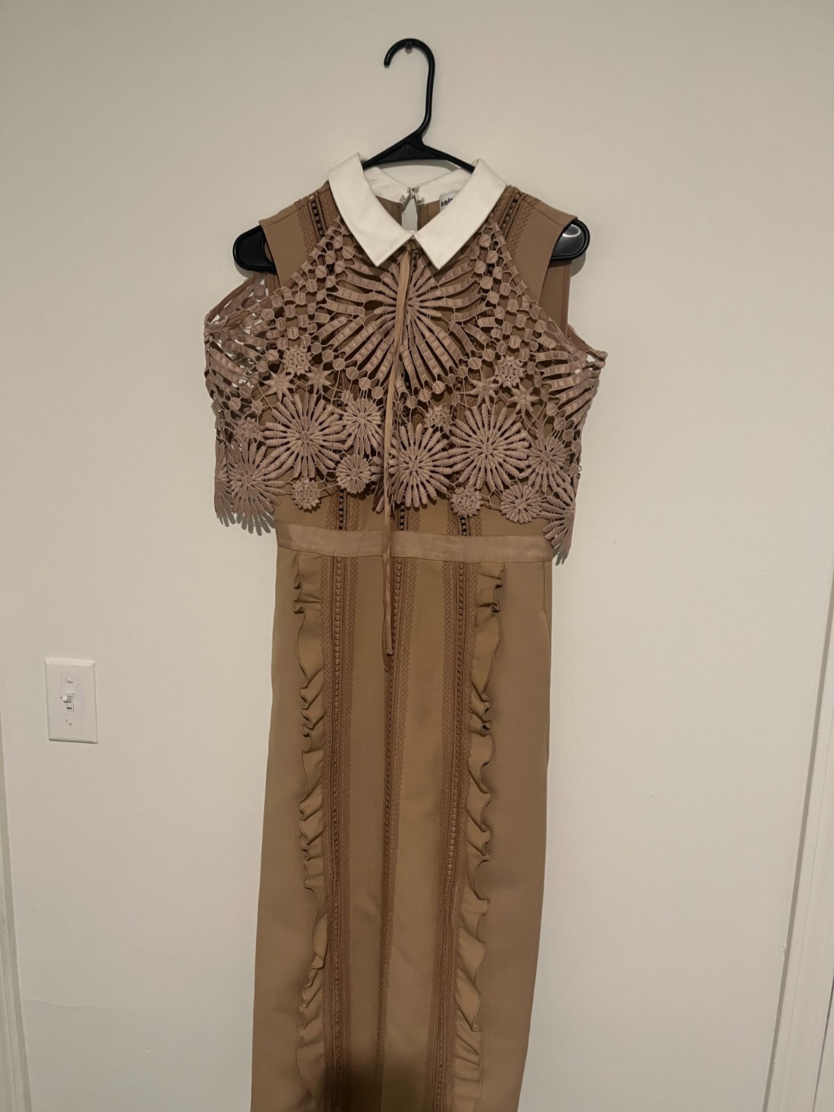 Vestido midi autorretrato bronceado cuello con impresionante superposición de encaje talla 4