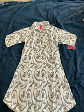 Women s White Cotton Floral Print Button-Down Collared Kurta/Kurti