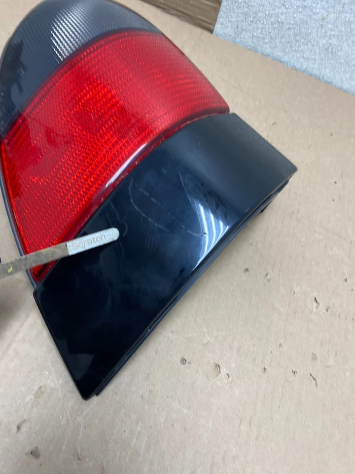 Luz trasera lateral izquierda para conductor Saab 9-5 1999 2000 2001 OEM U7082 DG Foto 4 de 4