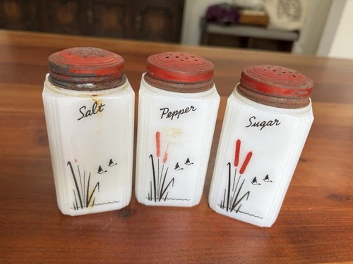 VTG Tipp City CATTAILS Milk glass 4 1/4" Shakers Salt, Pepper, Sugar