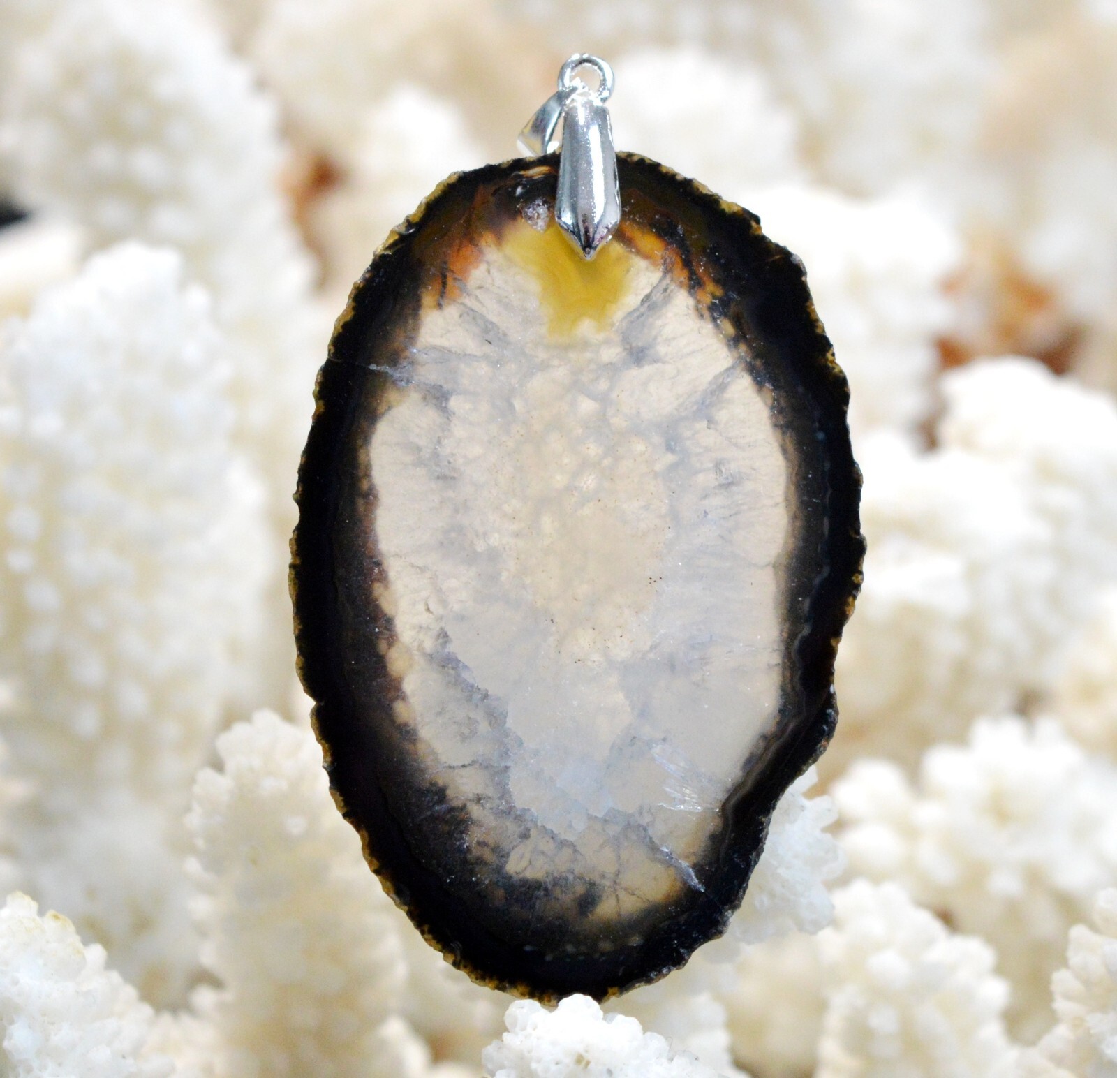Pendentif agate véritable du Brésil 77 carats à porter au quotidien pour un style bohème