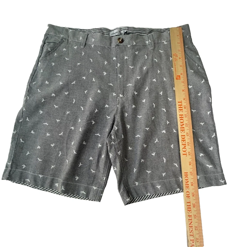Sovereign Code Men's Gray Flat Front Bird Print Chino Shorts Size XL NWT - Image 3 of 4