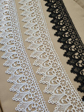3 1/4" Medallion Venise lace sold by the yard 2002