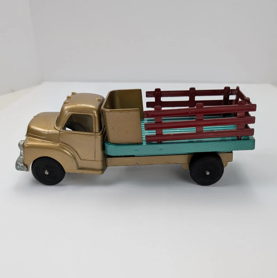Vintage Structo Trucks Lot – 1950s Stake Truck & Dump Truck – RARE Color Combo - Image 3 of 4