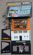 Scalextric C705 Grandstand & Spectators Trackside Props/Buildings Set