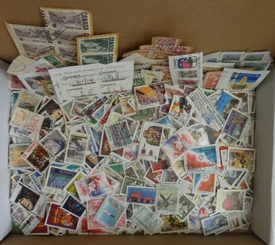 lot de 1300 timbres oblitérés Canada - Photo 1/4