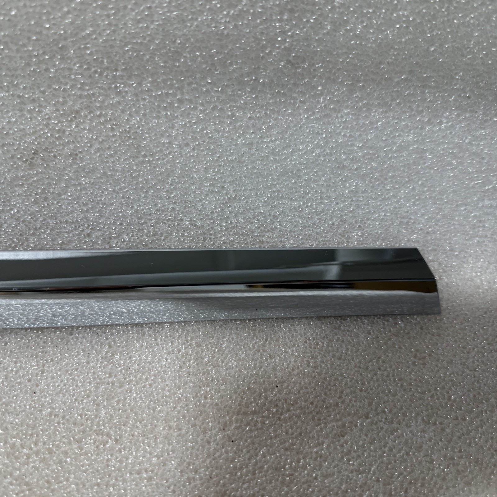 BENTLEY GT DOOR TRIM MOLDING LEFT DRIVER 2019 2020 2021 3SD853515G/H OEM