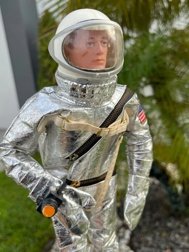 VINTAGE HASBRO 1964 Issue T.M. Stamped Gijoe In 3 zipper Astronaut Suit .NICE!!