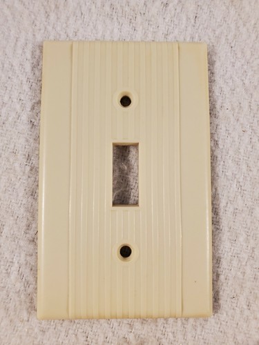 Vtg Uniline Bakelite Electrical Outlet Wall Switch Plate Cover ~ Modern MCM Rib - Picture 7 of 16