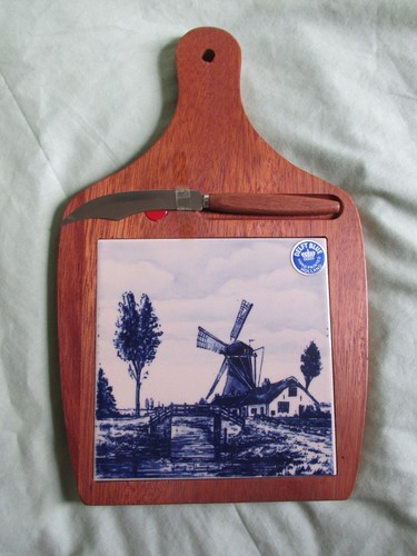 New Vintage Delft Blue Windmill Tile & Wood Cheese Tray Cutting Board with Knife - Picture 2 of 3