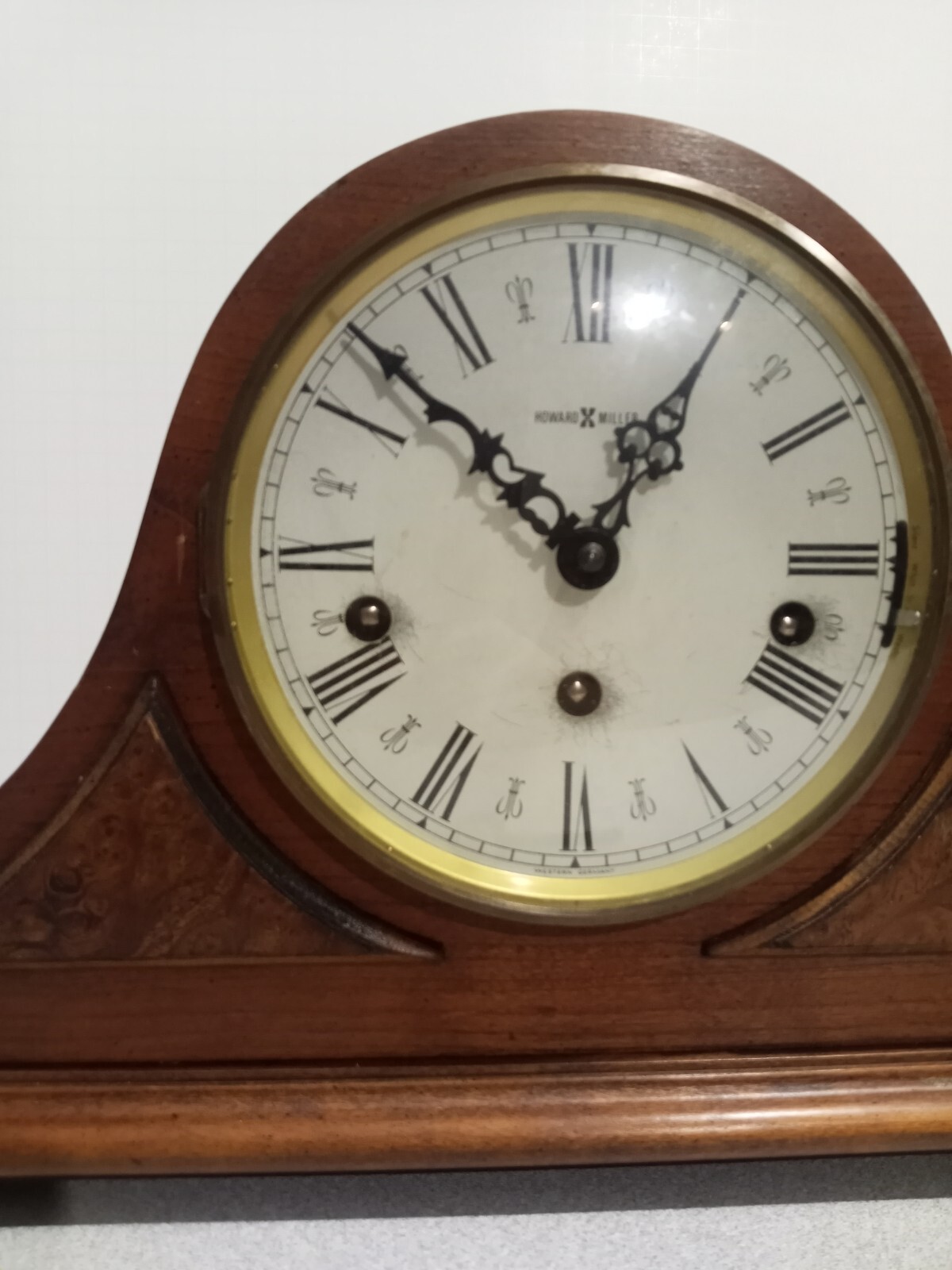 Howard Miller Mantle Clock 1050020 Wind up Three Chimes Works *See