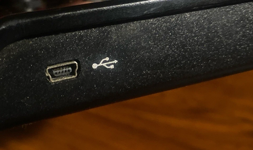 M-Audio Axiom AIR Mini 32 USB MIDI Keyboard & Pad Controller - Image 3 of 4